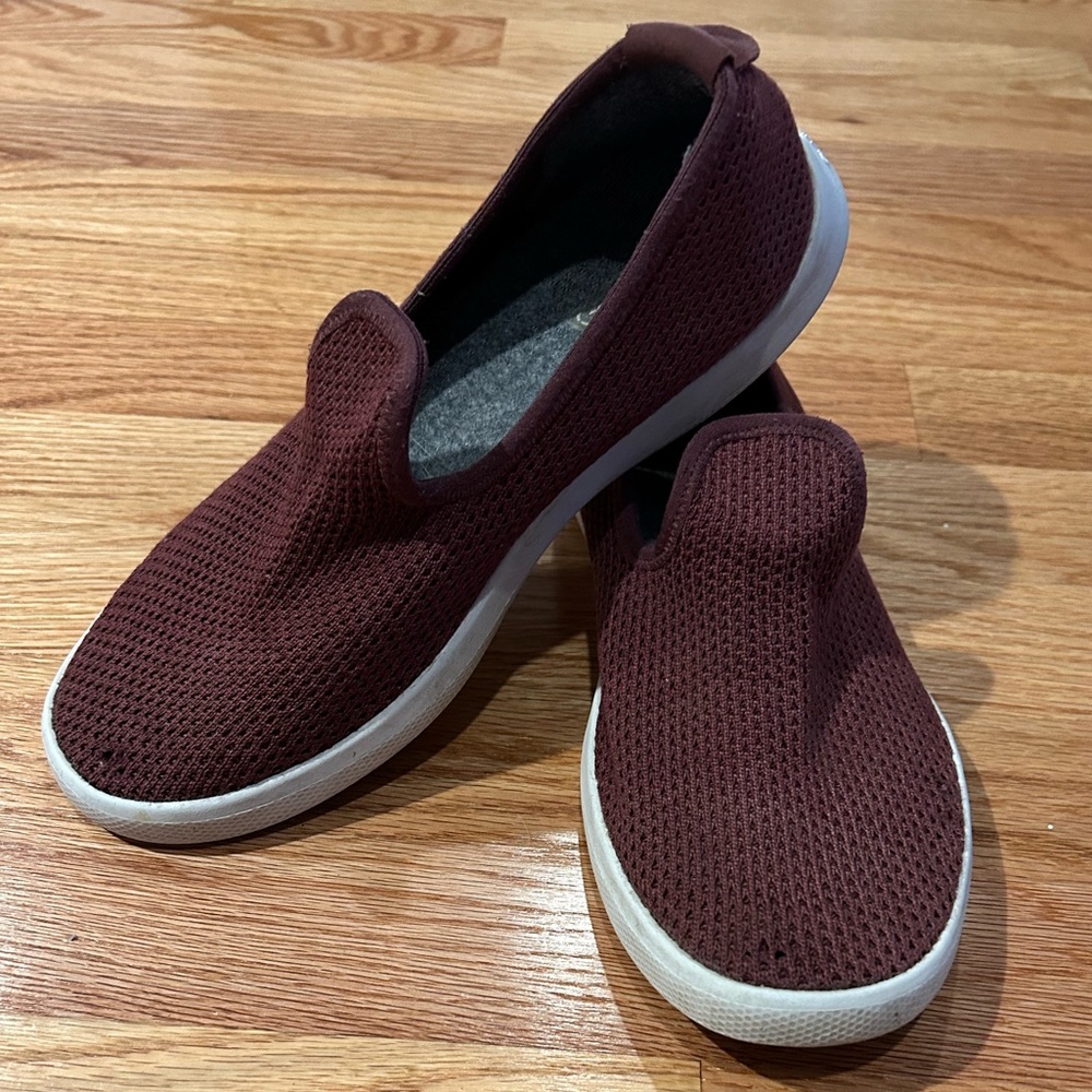 Allbirds Tree Lounger Slip Ons. Women’s Size 7. Maroon.